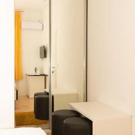 Cinema Close To Port *