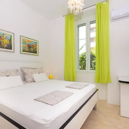 Cinema Close To Port Appartement