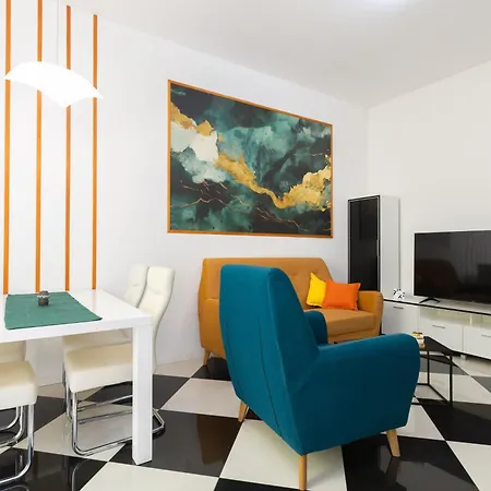 Cinema Close To Port Appartement *