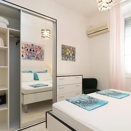 Cinema Close To Port Dubrovnik