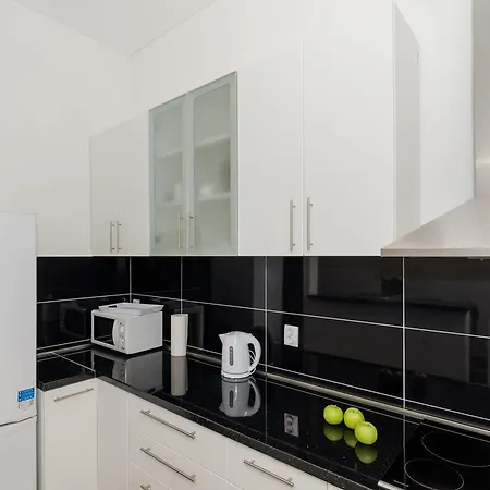 Cinema Close To Port *