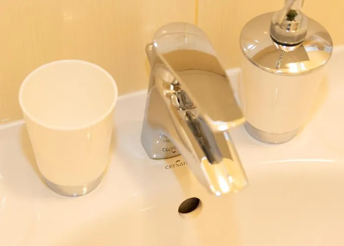 Cinema Close To Port * Dubrownik