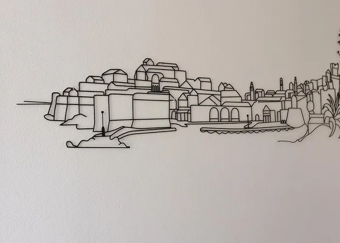 Cinema Close To Port *