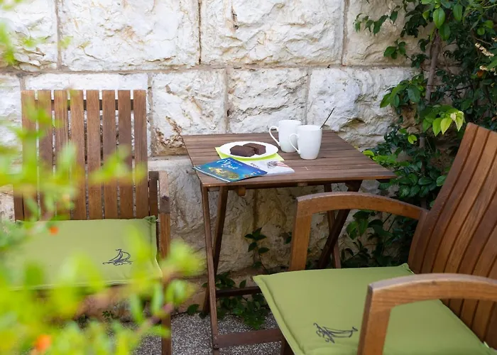 Cinema Close To Port Apartament