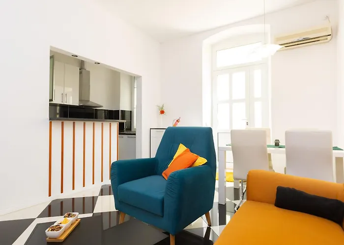 Cinema Close To Port Dubrovník