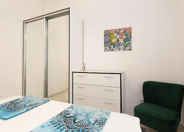 Cinema Close To Port Apartament Dubrownik