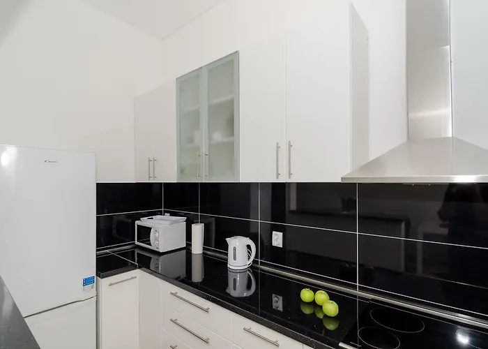 Cinema Close To Port *