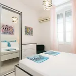 Apartment Cinema Close To Port