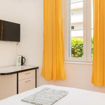 Cinema Close To Port * 杜布罗夫尼克